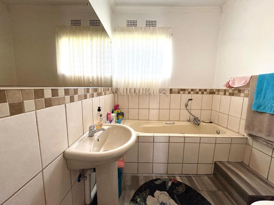 3 Bedroom Property for Sale in Flamingo Park Free State